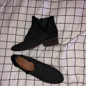 Lucky Brand Booties!! 💗